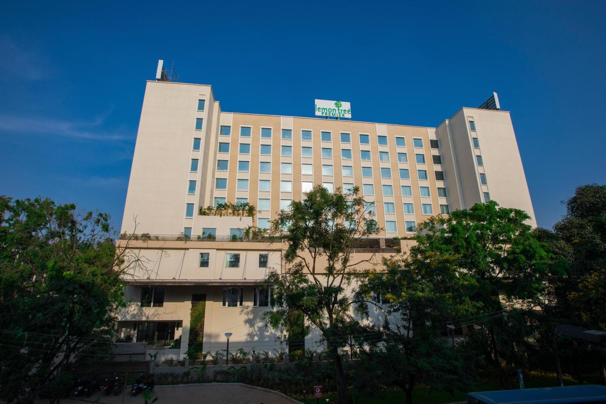 Lemon Tree Premier City Center Пуне Екстер'єр фото