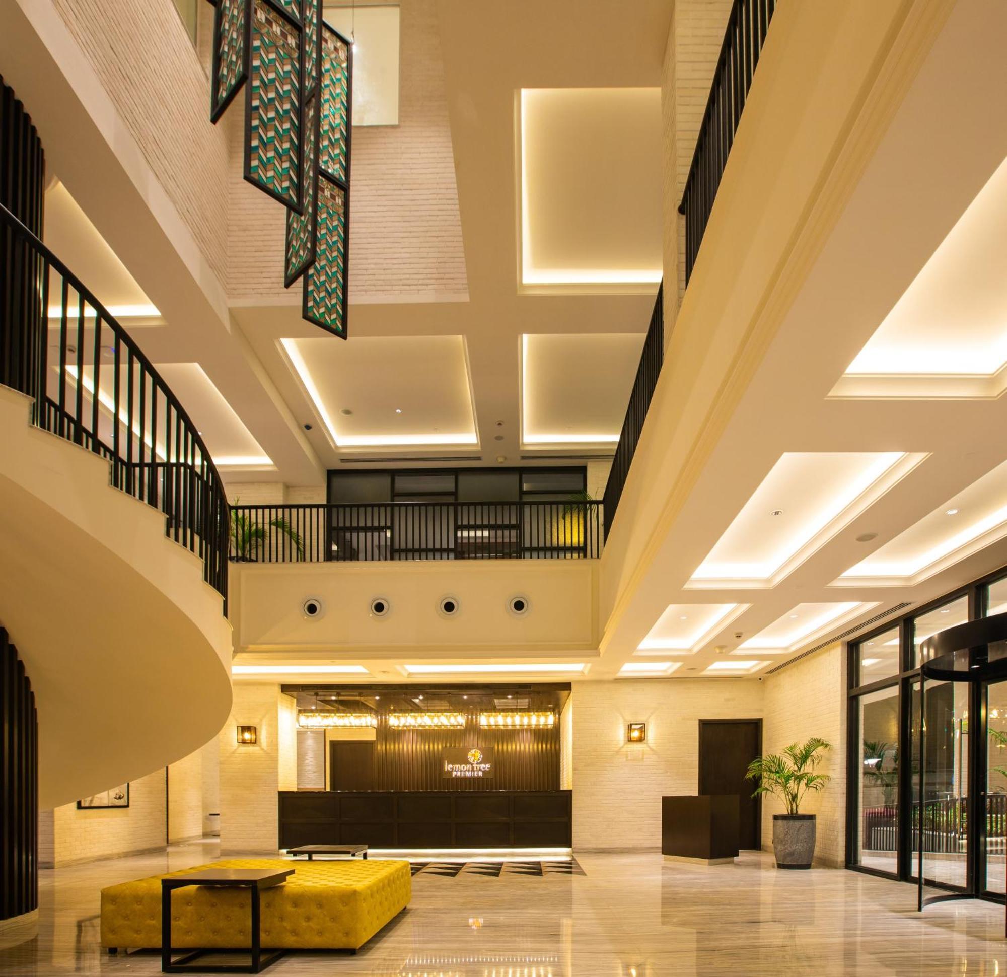 Lemon Tree Premier City Center Пуне Екстер'єр фото