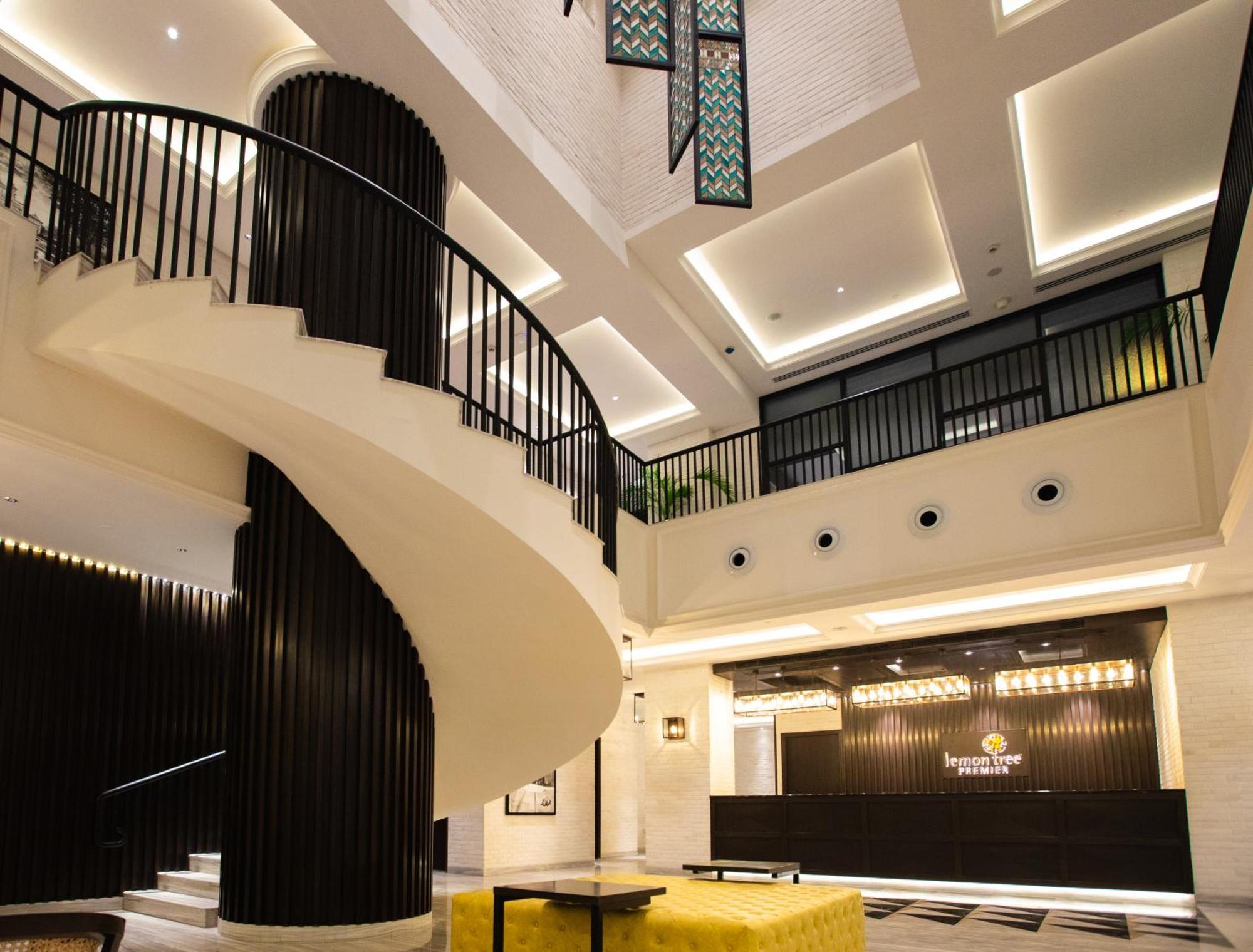 Lemon Tree Premier City Center Пуне Екстер'єр фото