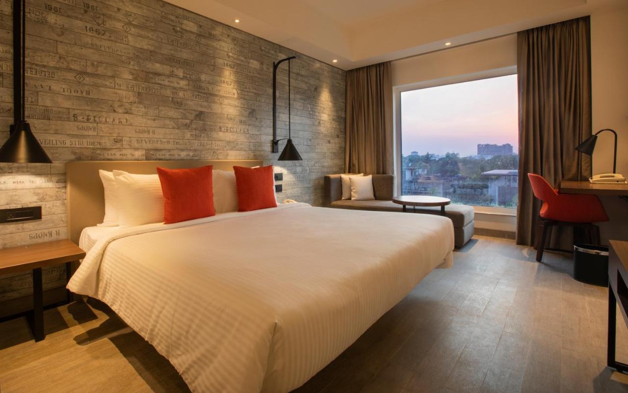 Lemon Tree Premier City Center Пуне Екстер'єр фото